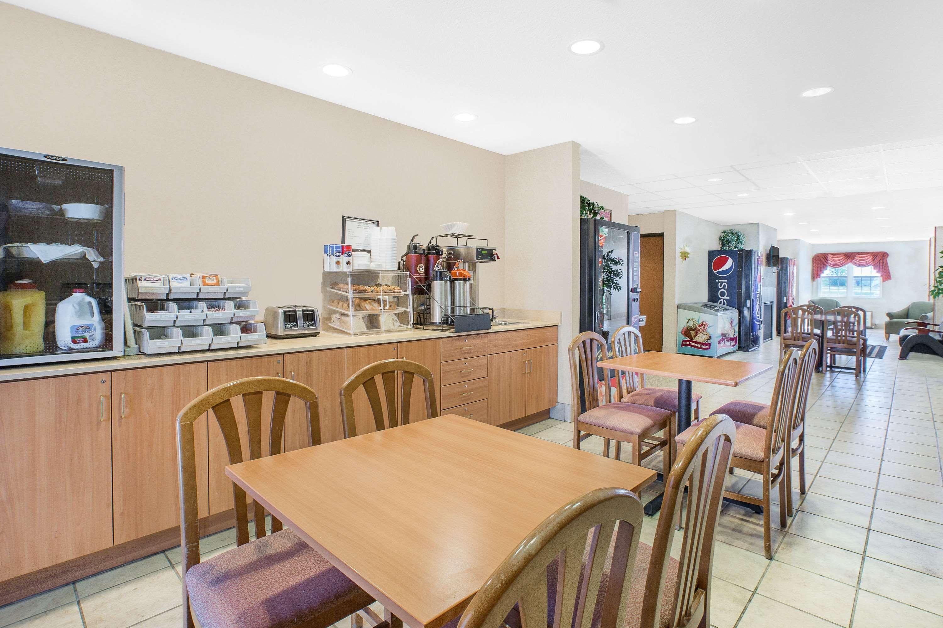 温德姆科尔法克斯麦克罗套房酒店 Colfax 外观 照片